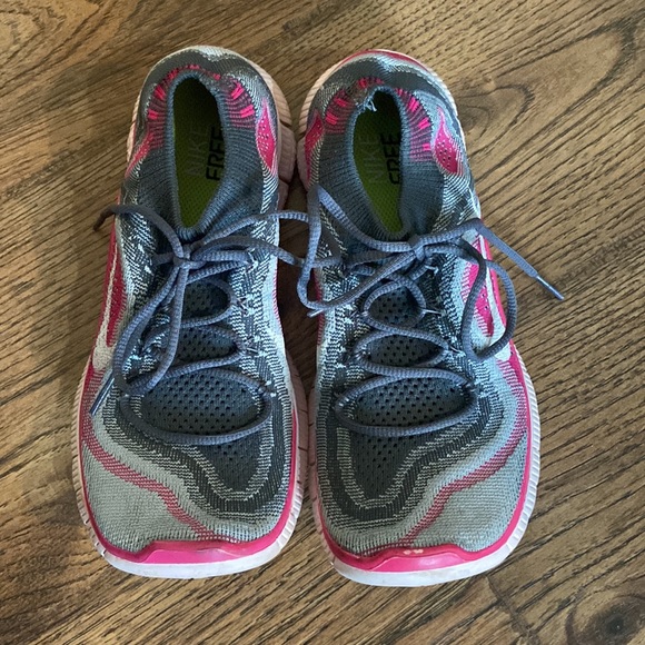 Nike Flyknit Free Run Tennis Shoes Size 7 - Picture 2 of 4